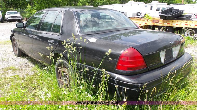 image for item J4920 2005 Ford Crown Victoria Police Interceptor