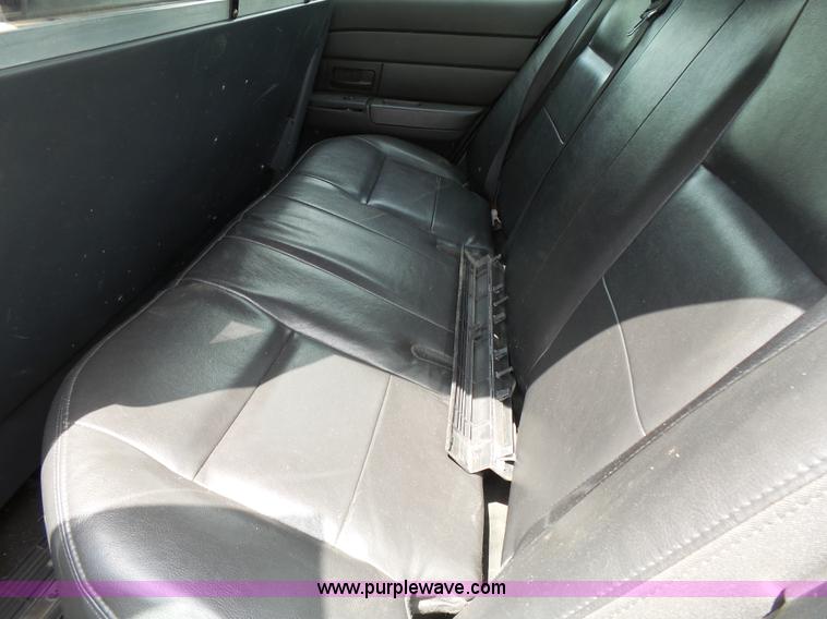 image for item J4920 2005 Ford Crown Victoria Police Interceptor