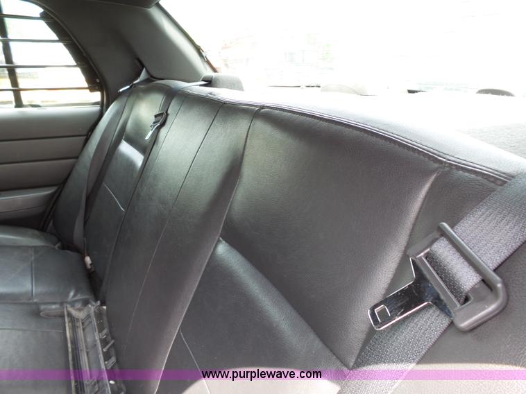 image for item J4920 2005 Ford Crown Victoria Police Interceptor