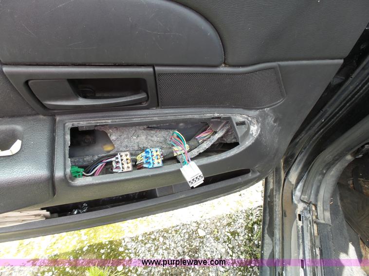 image for item J4920 2005 Ford Crown Victoria Police Interceptor