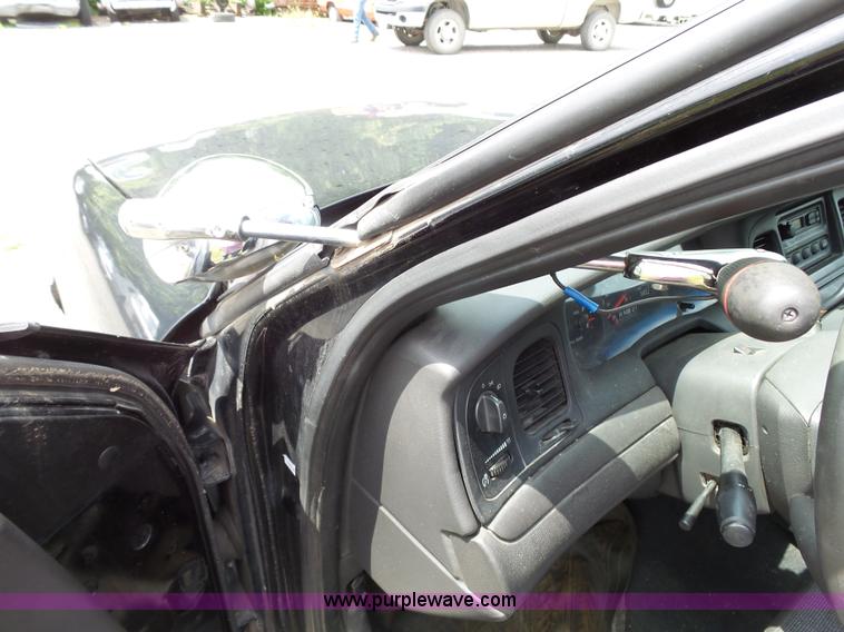 image for item J4920 2005 Ford Crown Victoria Police Interceptor