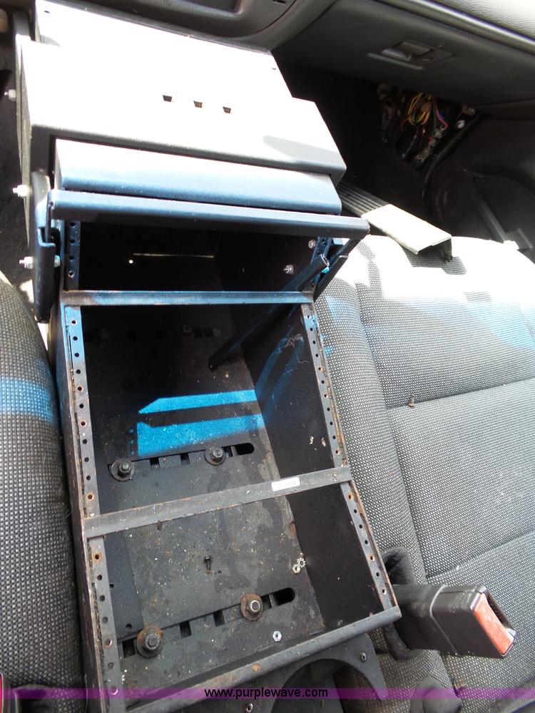 image for item J4920 2005 Ford Crown Victoria Police Interceptor