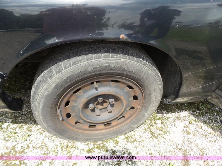 image for item J4920 2005 Ford Crown Victoria Police Interceptor