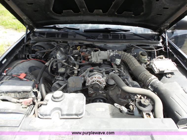 image for item J4920 2005 Ford Crown Victoria Police Interceptor