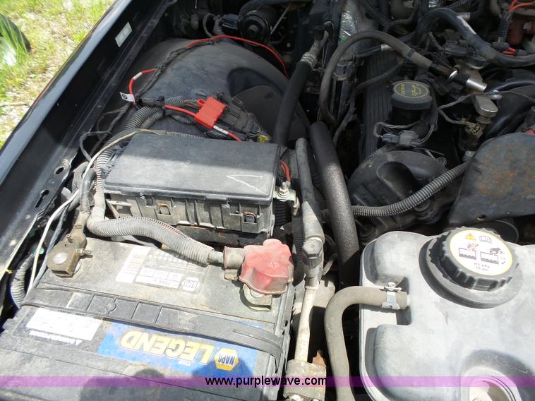 image for item J4920 2005 Ford Crown Victoria Police Interceptor