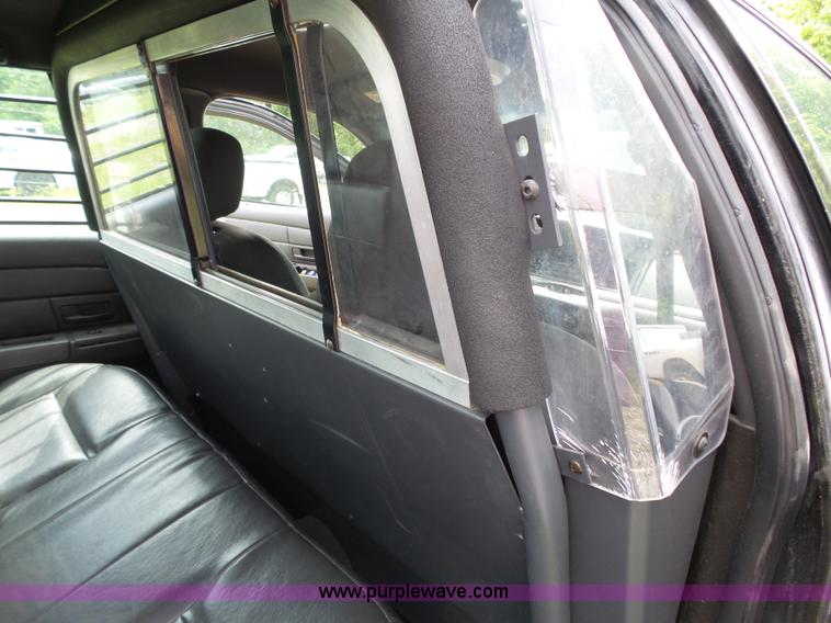 image for item J4920 2005 Ford Crown Victoria Police Interceptor