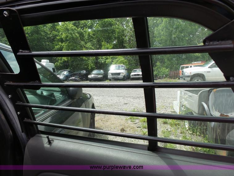 image for item J4920 2005 Ford Crown Victoria Police Interceptor