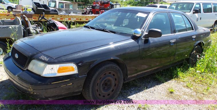 image for item J4920 2005 Ford Crown Victoria Police Interceptor