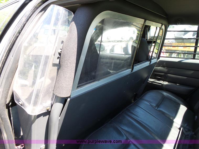 image for item J4920 2005 Ford Crown Victoria Police Interceptor