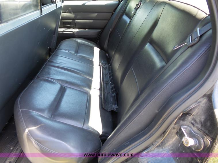 image for item J4920 2005 Ford Crown Victoria Police Interceptor