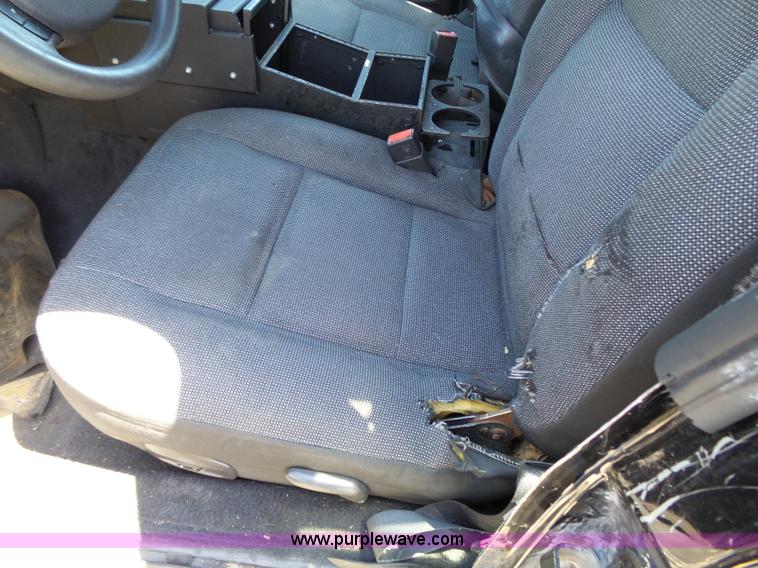 image for item J4920 2005 Ford Crown Victoria Police Interceptor