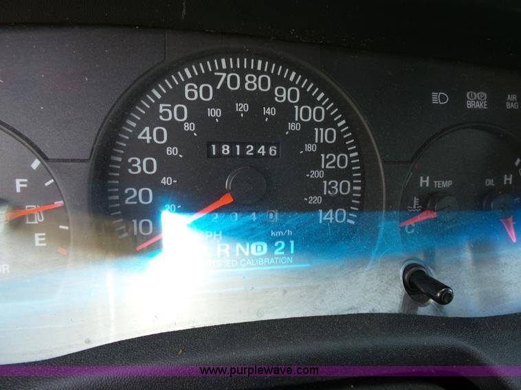 image for item J4920 2005 Ford Crown Victoria Police Interceptor