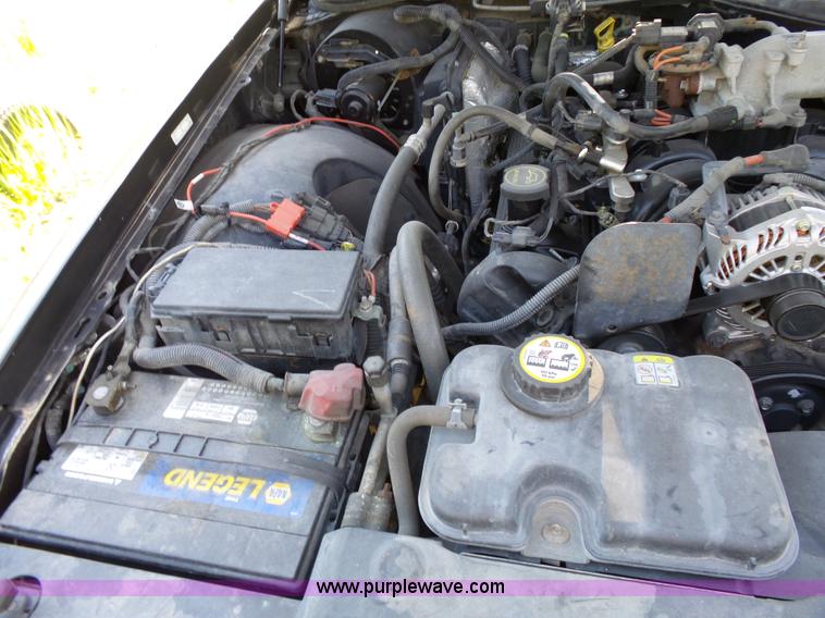 image for item J4920 2005 Ford Crown Victoria Police Interceptor