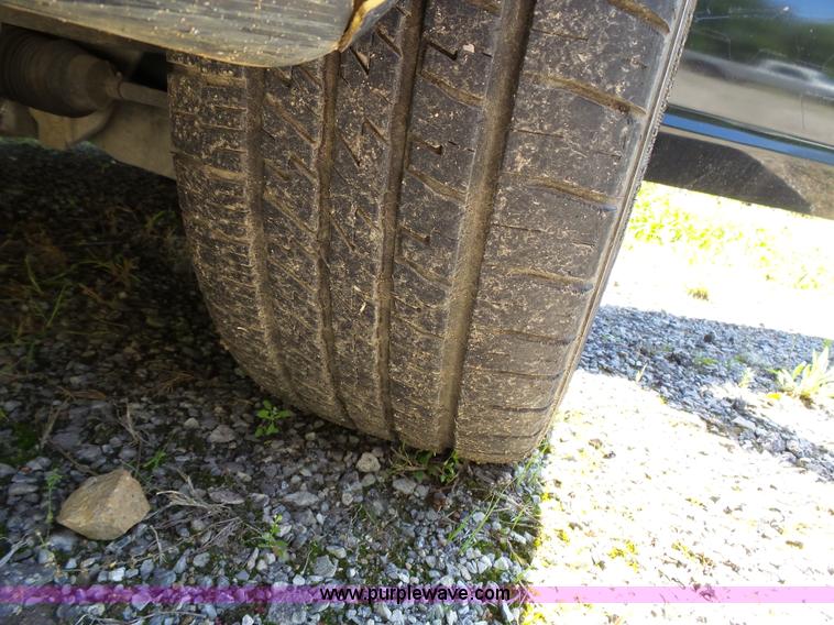 image for item J4920 2005 Ford Crown Victoria Police Interceptor