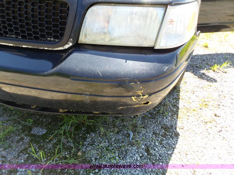 image for item J4920 2005 Ford Crown Victoria Police Interceptor