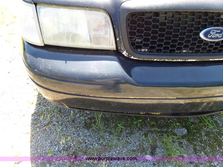 image for item J4920 2005 Ford Crown Victoria Police Interceptor