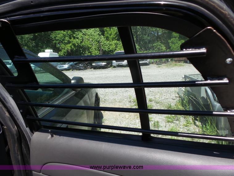 image for item J4920 2005 Ford Crown Victoria Police Interceptor