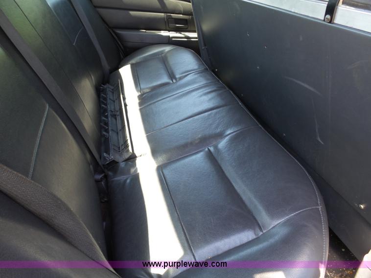 image for item J4920 2005 Ford Crown Victoria Police Interceptor