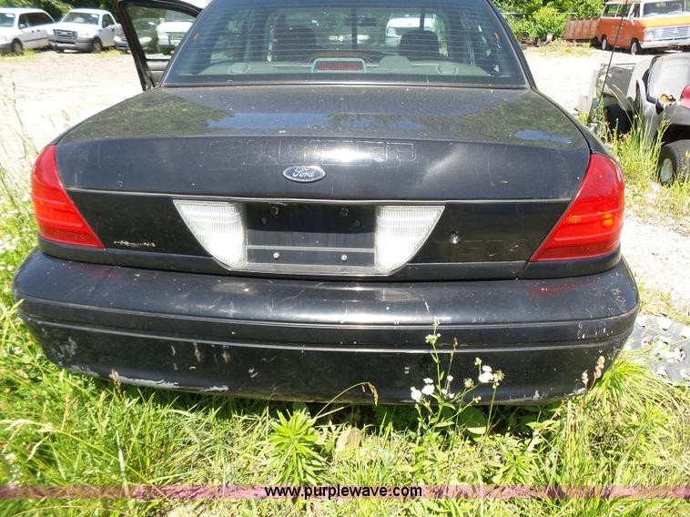 image for item J4920 2005 Ford Crown Victoria Police Interceptor