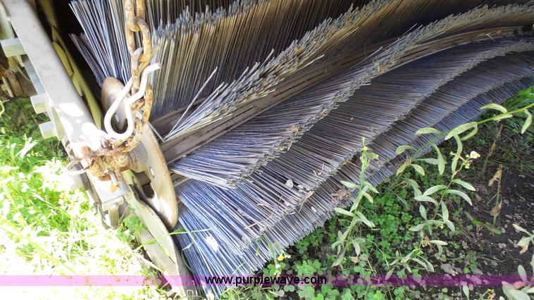 image for item J4923 2006 Elgin Pelican Series P street sweeper