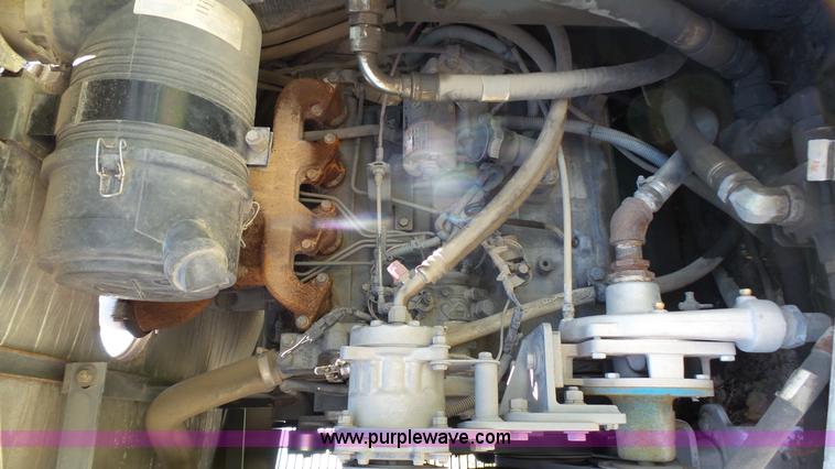 image for item J4923 2006 Elgin Pelican Series P street sweeper