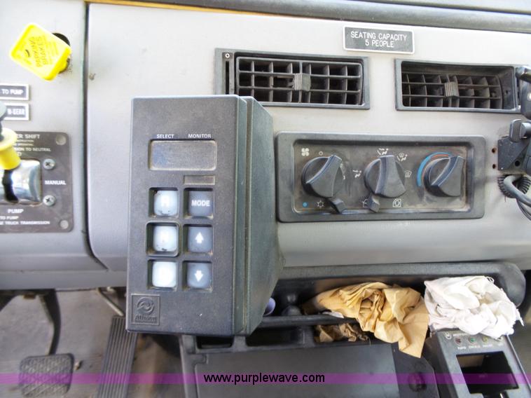 image for item J4925 1993 Freightliner FL80 fire truck