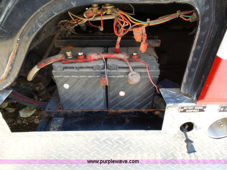 image for item J4925 1993 Freightliner FL80 fire truck