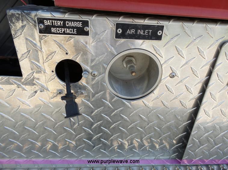 image for item J4925 1993 Freightliner FL80 fire truck