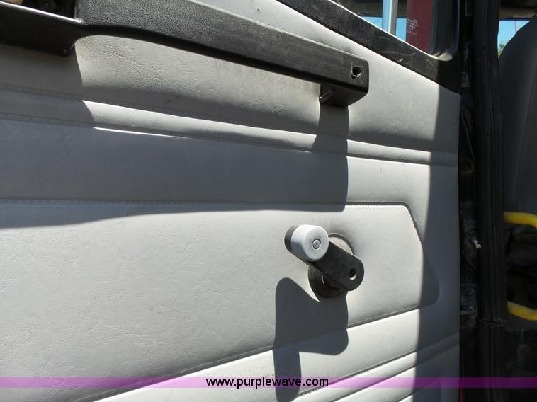 image for item J4925 1993 Freightliner FL80 fire truck