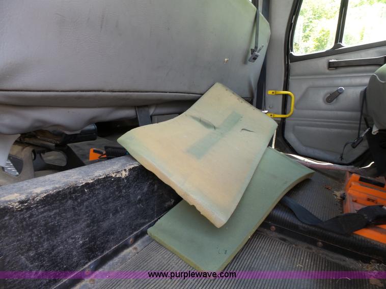 image for item J4925 1993 Freightliner FL80 fire truck