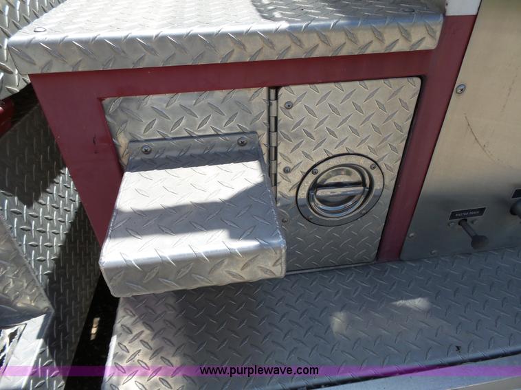 image for item J4925 1993 Freightliner FL80 fire truck