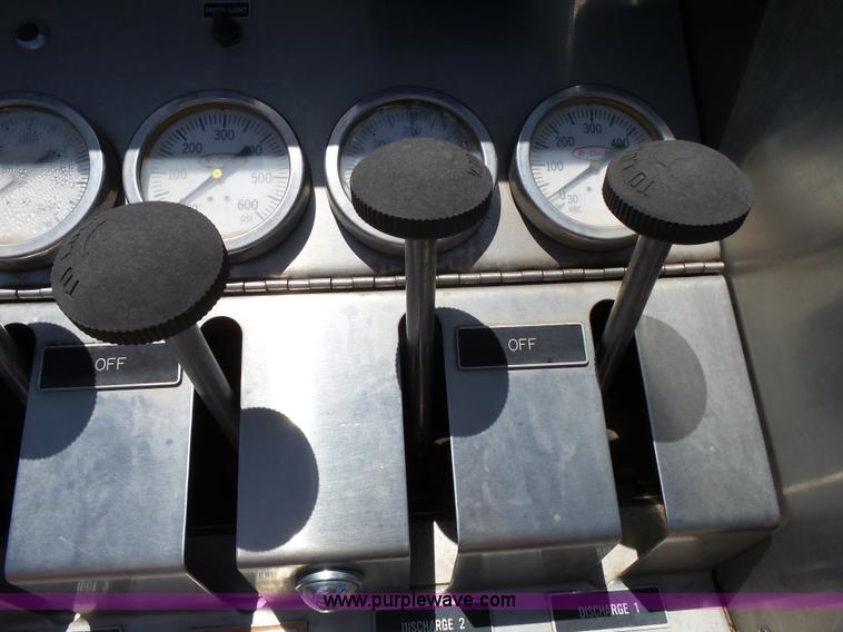 image for item J4925 1993 Freightliner FL80 fire truck