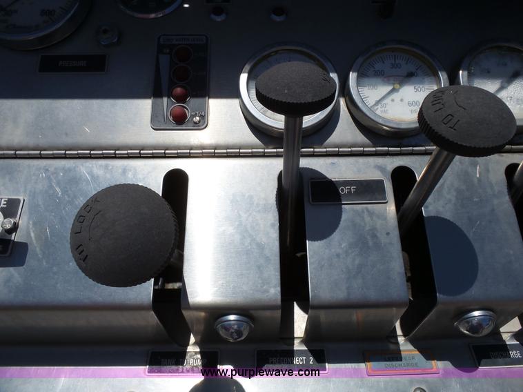 image for item J4925 1993 Freightliner FL80 fire truck