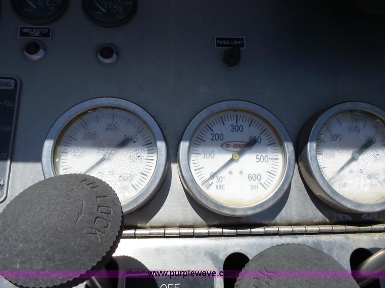 image for item J4925 1993 Freightliner FL80 fire truck