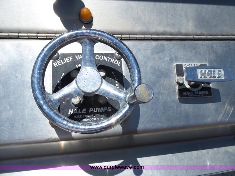 image for item J4925 1993 Freightliner FL80 fire truck