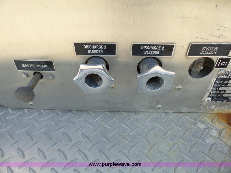 image for item J4925 1993 Freightliner FL80 fire truck