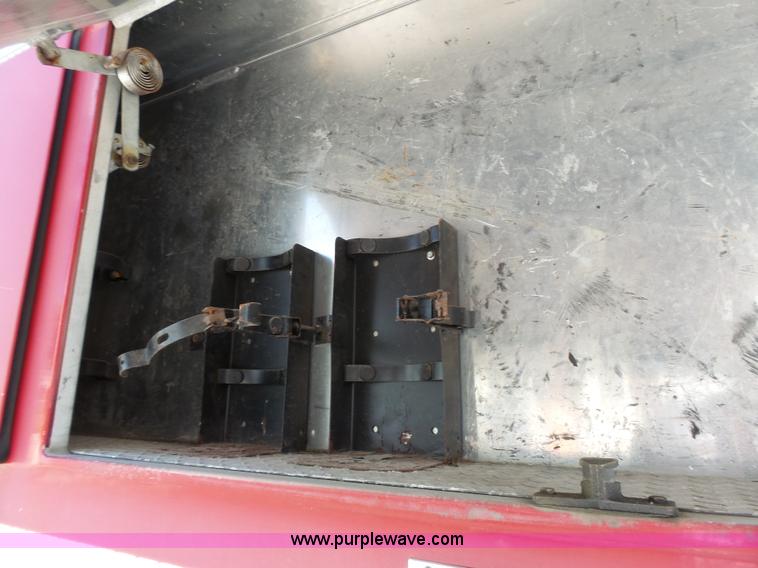 image for item J4925 1993 Freightliner FL80 fire truck