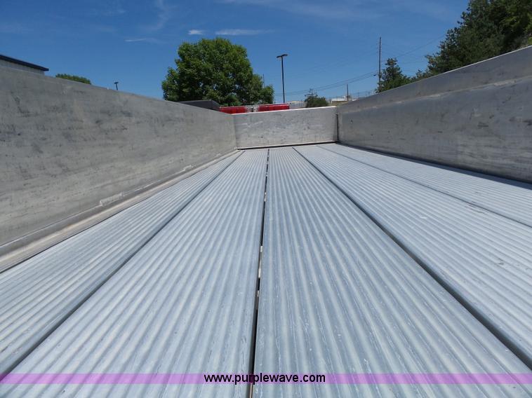 image for item J4925 1993 Freightliner FL80 fire truck