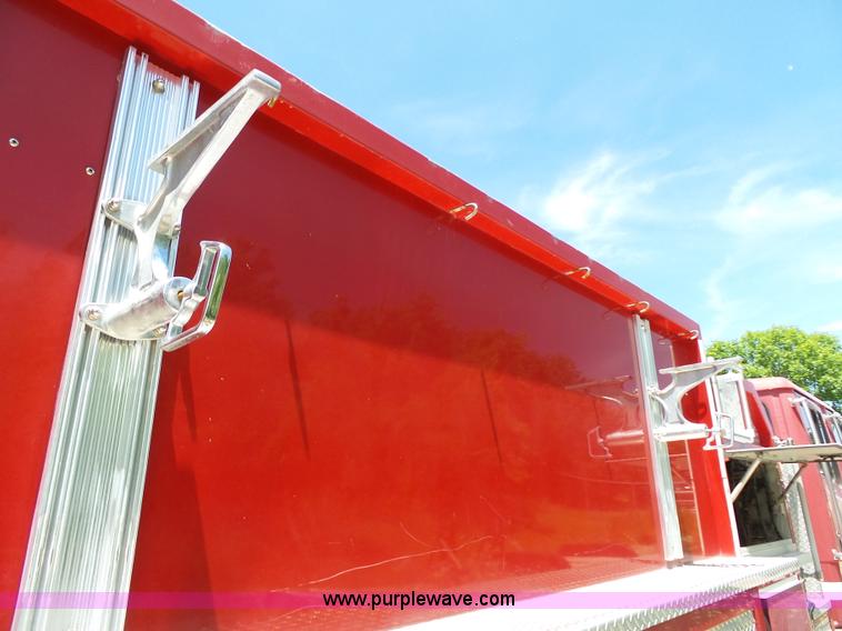 image for item J4925 1993 Freightliner FL80 fire truck