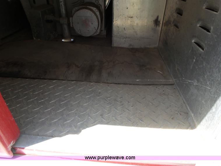 image for item J4925 1993 Freightliner FL80 fire truck