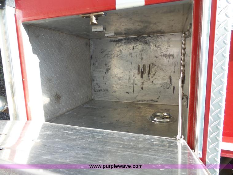 image for item J4925 1993 Freightliner FL80 fire truck