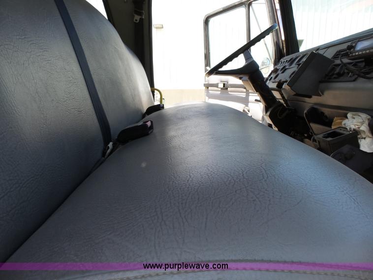 image for item J4925 1993 Freightliner FL80 fire truck