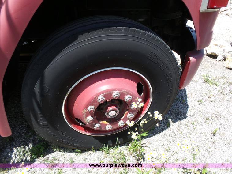 image for item J4925 1993 Freightliner FL80 fire truck