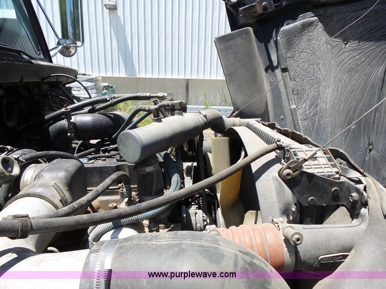 image for item J4925 1993 Freightliner FL80 fire truck