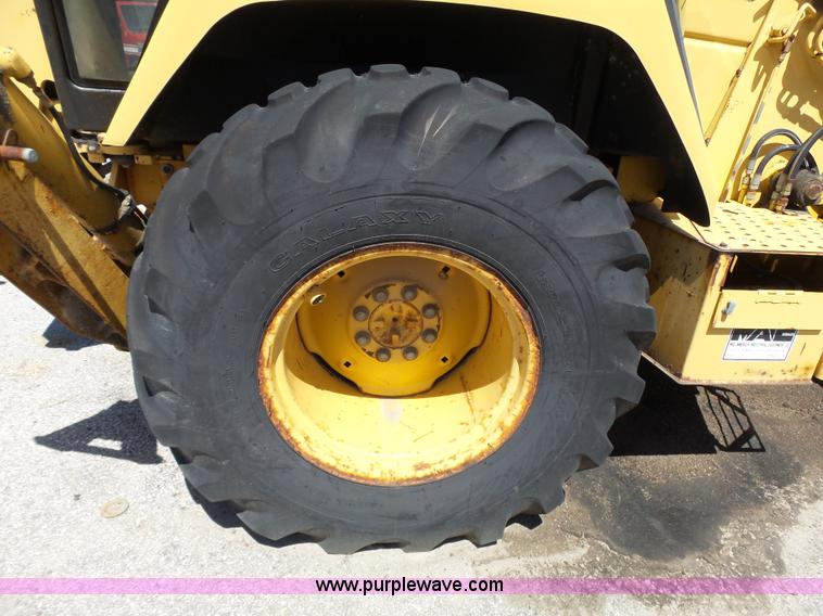 image for item J4927 1994 John Deere 310D backhoe