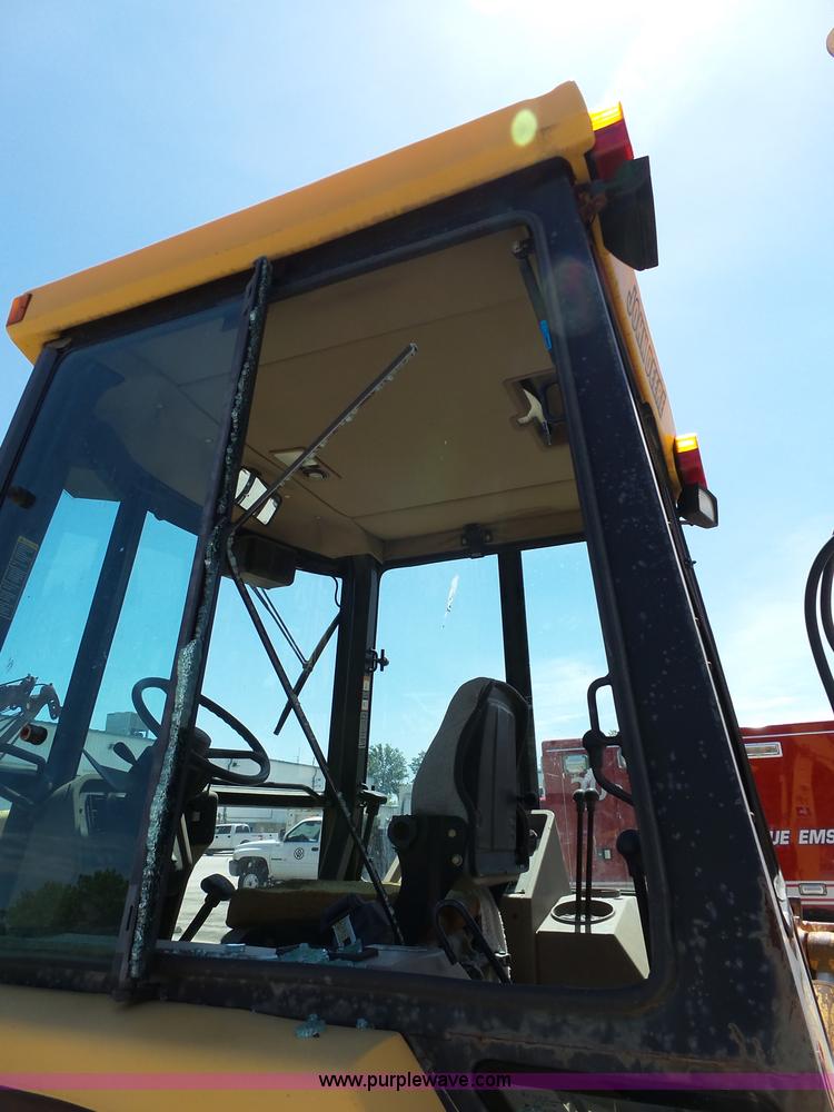 image for item J4927 1994 John Deere 310D backhoe