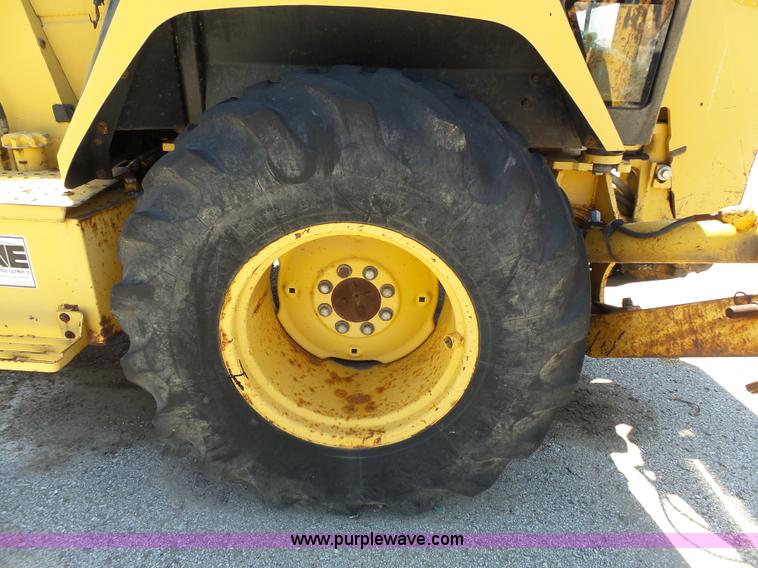 image for item J4927 1994 John Deere 310D backhoe