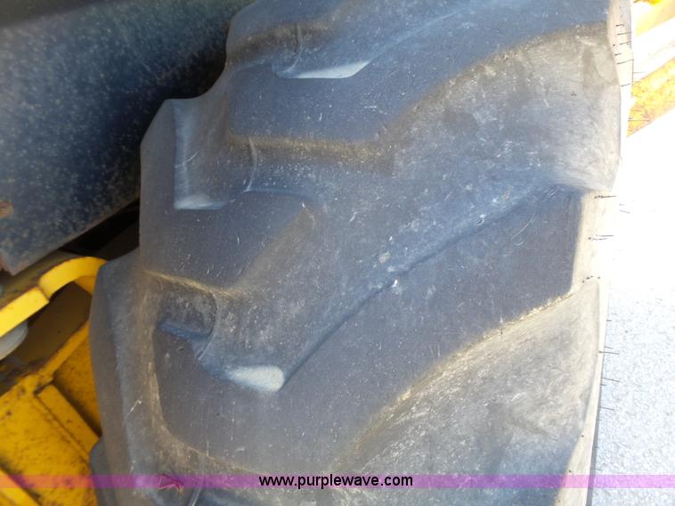 image for item J4927 1994 John Deere 310D backhoe