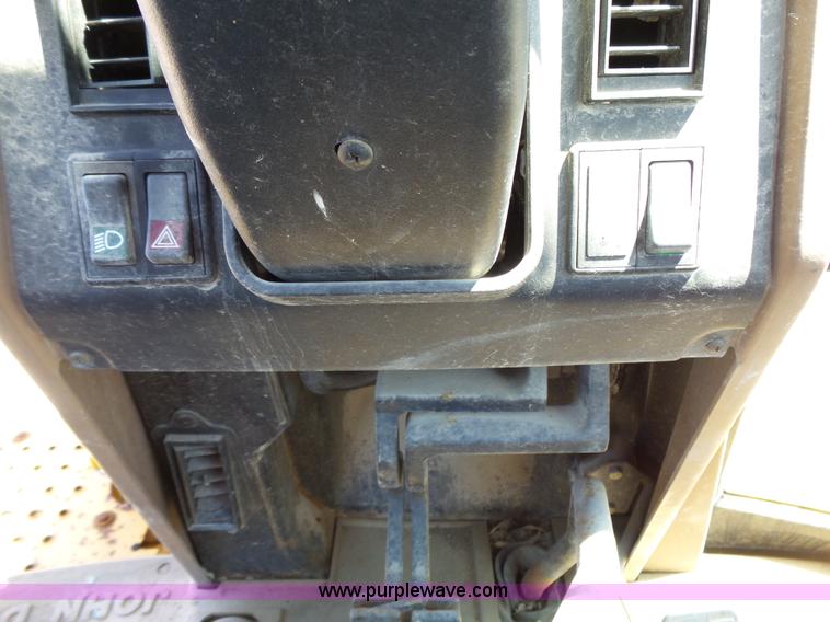 image for item J4927 1994 John Deere 310D backhoe