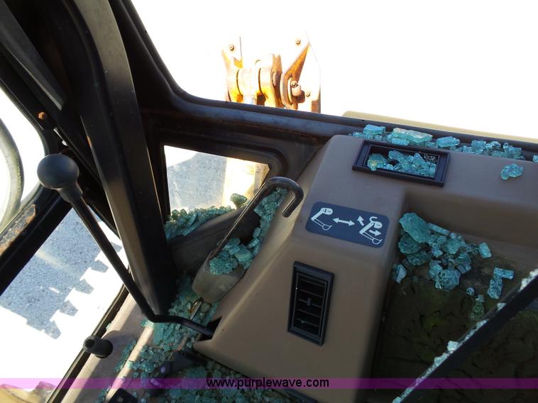 image for item J4927 1994 John Deere 310D backhoe